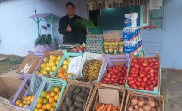 "Usamos el auto para comprar mercaderías para la frutería familiar"