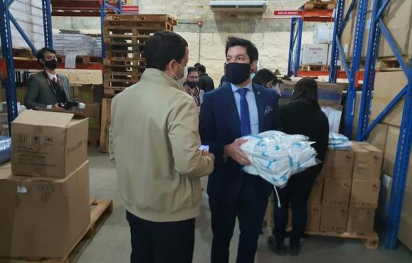Fiscales incautaron muestras de los insumos chinos rechazados por Salud