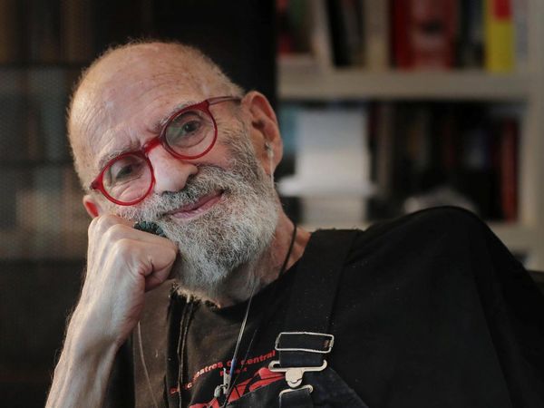 Muere Larry Kramer, activista gay y pionero de la lucha contra el sida