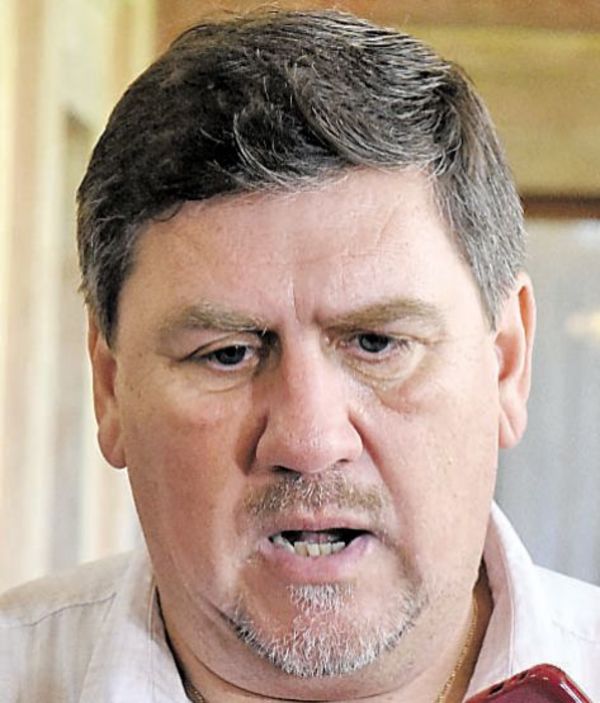 Llano advierte que Ejecutivo puede caer en inestabilidad - Política - ABC Color