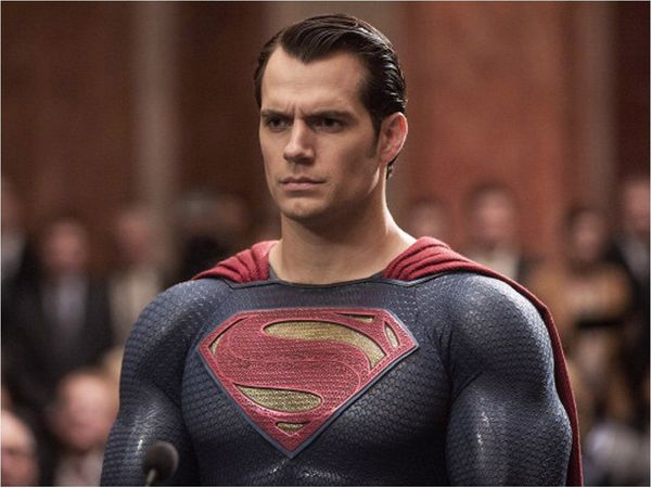 Henry Cavill se plantea volver a ser Superman para Warner Bros