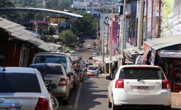 HOY / Seis de cada 10 perdieron sus empleos en Ciudad del Este