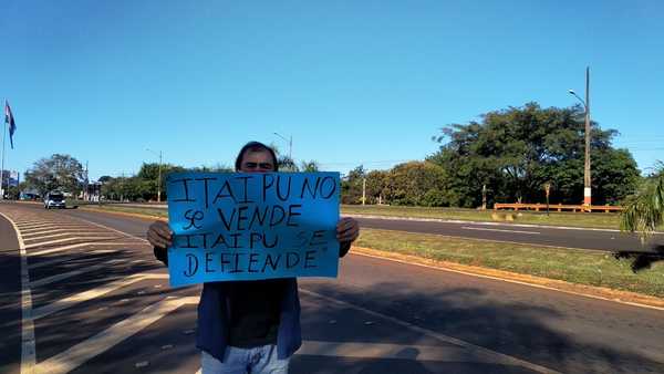 Manifestación en Hernandarias ante posible endeudamiento de Itaipú