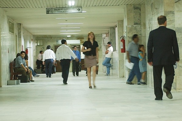Presentaron anteproyecto que prohibe el ingreso a la función pública sin concurso · Radio Monumental 1080 AM