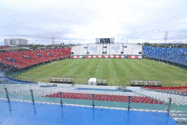 Médicos de los 12 clubes de Primera aprobaron el protocolo de la APF para la vuelta del fútbol