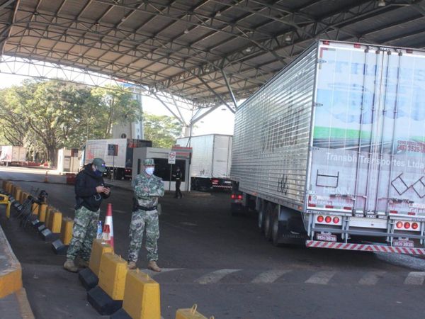 Camioneros logran normalizar tráfico en Puente de la Amistad