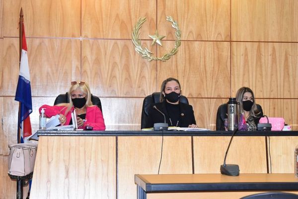 Anulan juicio contra ex funcionarios municipales arroyenses - Nacionales - ABC Color