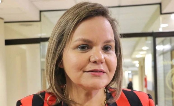HOY / Lilian Samaniego viajó al Uruguay por “motivo de salud”