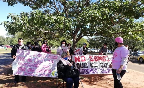 HOY / Pacientes oncológicos protestan y exigen que habiliten bloque C en Hospital de Itauguá
