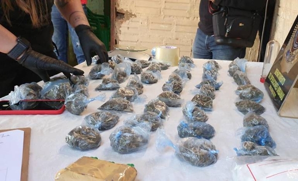HOY / Joven de 21 años y su hermana menor pillados con marihuana lista para ser comercializada