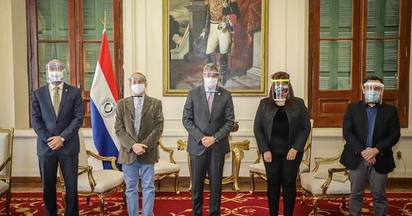 Representantes de la UNA proponen "Granja de impresión 3D" al Ejecutivo