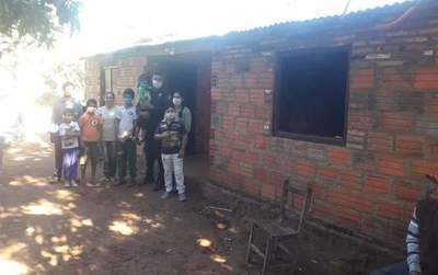 Policía construyó una casa a humilde familia de Paraguarí • Luque Noticias
