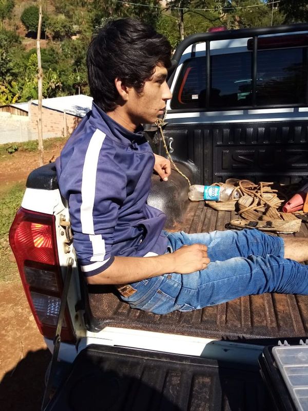 Vecinos capturan a supuesto microtraficante - ABC en el Este - ABC Color