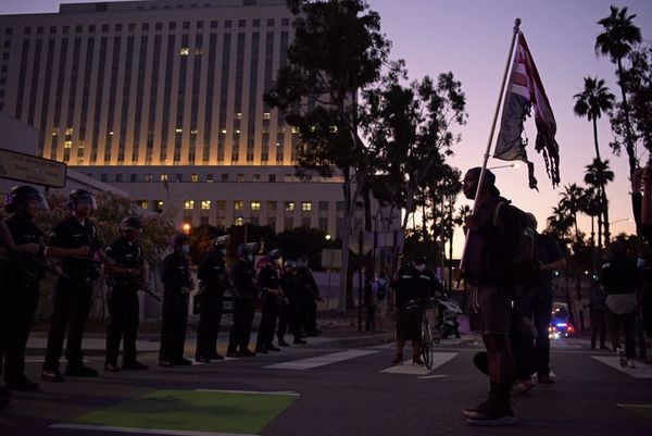 Muerte de otro hombre negro bajo custodia policial desata ira en EE.UU. - Mundo - ABC Color