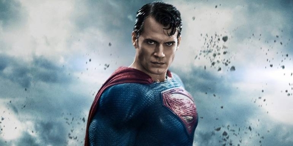HOY / Henry Cavill se plantea volver a ser Superman para Warner Bros.
