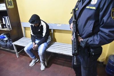 Autor confeso de asalto en surtidor asegura que lo hizo por necesidad - Nacionales - ABC Color