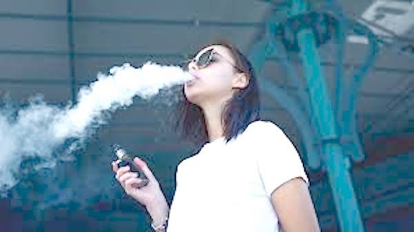 Fuera de Broma: vapeador quema el cerebro ndaje | Crónica
