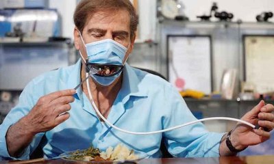 Inventaron el tapabocas para comer sin quitarlo | Crónica