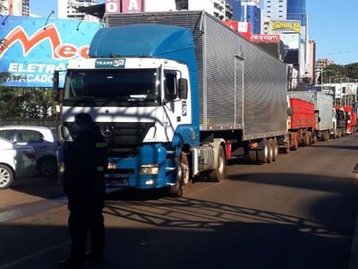 Levantan controles de militares y se normaliza tráfico de camiones en CDE