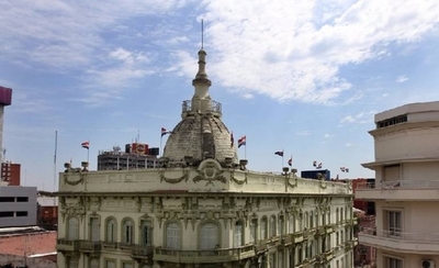 HOY / Paraguay se en deuda y no explica en qué, cuestionan