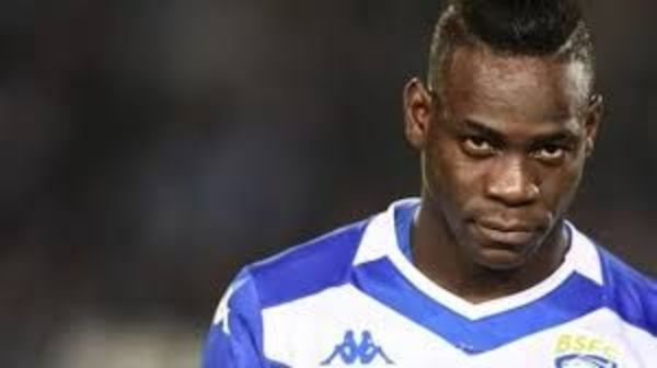 Balotelli jugaría en Brasil