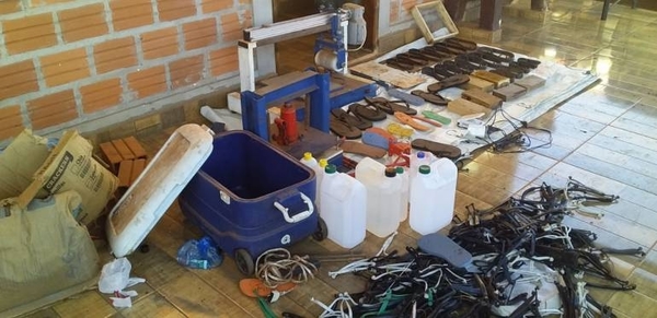 HOY / Desmantelan laboratorio que elaboraba zapatillas rellenas de cocaína