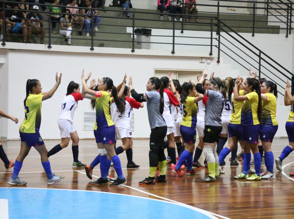 Futsal Femenino: el Ciclón saca ventaja. - APF