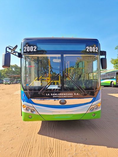 Tres nuevos buses híbridos se suman al parque de vehículos de La Sanlorenzana S.A