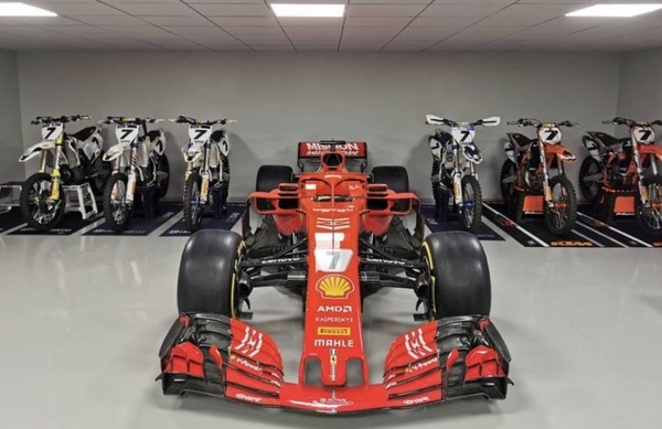 Ferrari sorprende a Kimi Räikkönen