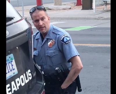 Detienen al policía implicado en la muerte de afroamericano en EE.UU. - Mundo - ABC Color