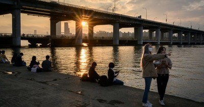 Seúl limita el número de alumnos en las escuelas por el repunte de casos de COVID-19