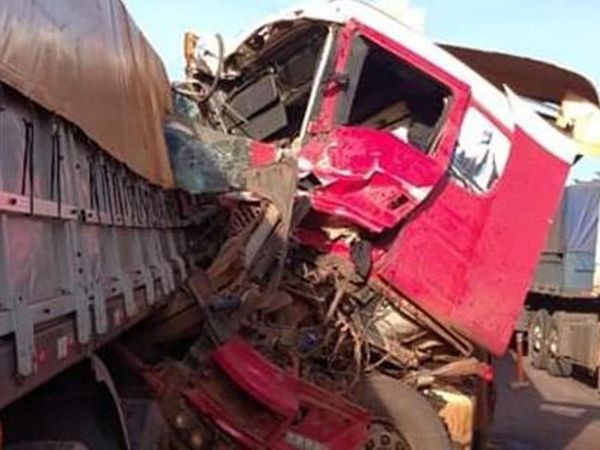 Triple choque en Caaguazú dejó solo daños materiales