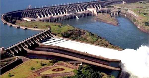 Rechazo al intento de endeudar a la Itaipú