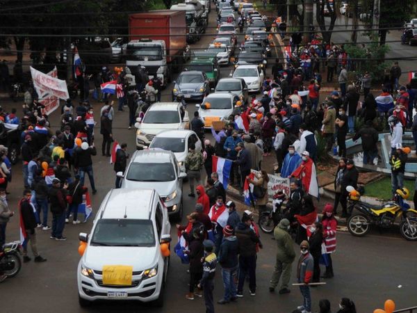 La Fiscalía abre causa por violación de cuarentena tras caravana en CDE