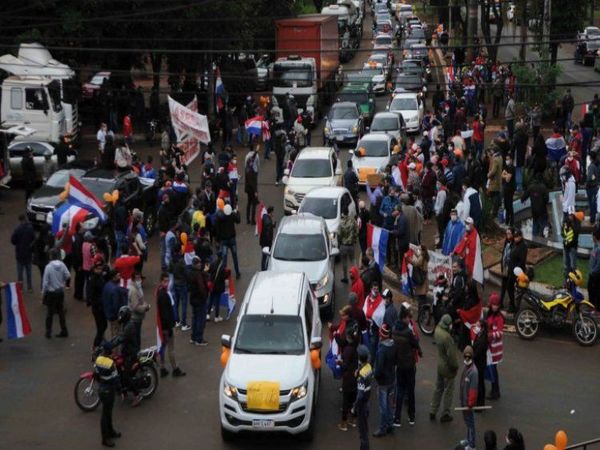 Fiscalía abre causa por violación de cuarentena tras caravana en CDE