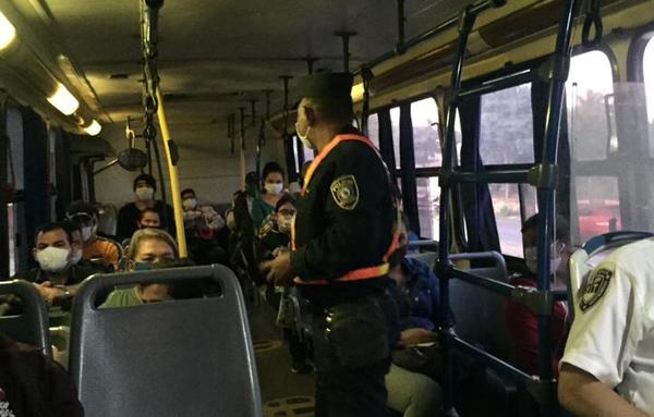 Policía Nacional refuerza controles en unidades de transporte público