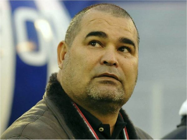 Chilavert demanda ahora a Domínguez