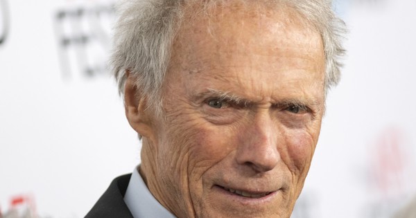Clint Eastwood celebra 90 años sin pensar en el retiro