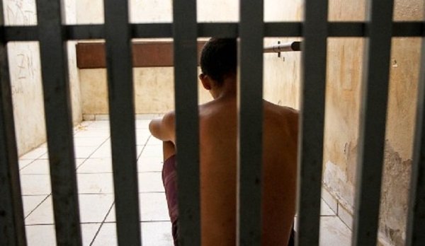 Seis años de cárcel para adolescente que mató a su padrastro | Noticias Paraguay