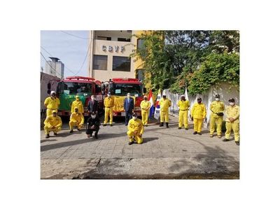 Donan dos carros a los Bomberos Voluntarios