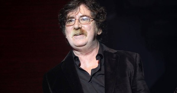 El músico argentino Charly García es hospitalizado con cuadro febril