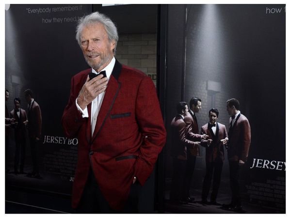 Clint Eastwood celebra 90 años sin pensar en el retiro