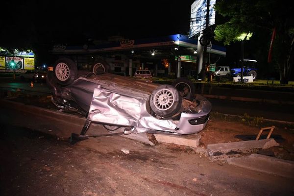 Accidente con derivación fatal en Fernando de la Mora - Nacionales - ABC Color