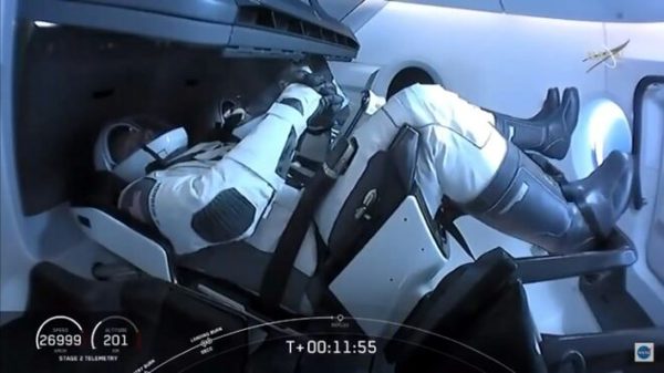 La cápsula de SpaceX se acopla a la Estación Espacial Internacional