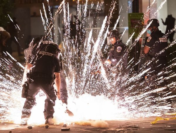 Escalada de protestas contra la violencia policial y el racismo sacude EEUU - Mundo - ABC Color