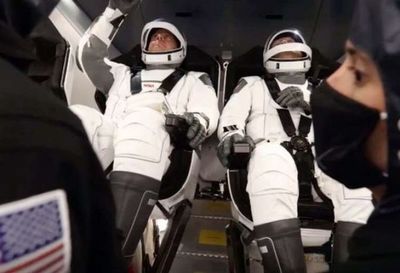 Astronautas de misión de SpaceX abordan Estación Internacional