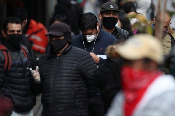 Chile roza los 100.000 contagios de coronavirus; supera el millar de muertos