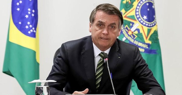 Bolsonaro quiere la reanudación del fútbol en Brasil pese a la pandemia