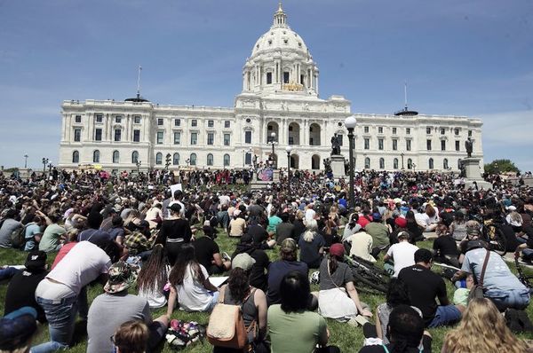 Protestas se extienden por regiones de EE.UU. - Internacionales - ABC Color