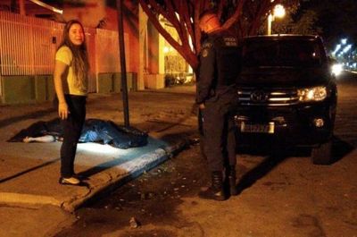 Sicarios encapuchados acribillan a tiros a joven en Ponta Porã